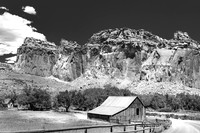 Pendleton Barn BW