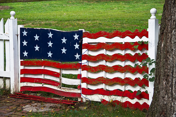 Flag gate