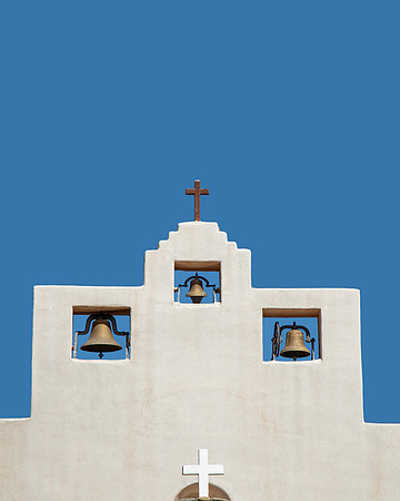 Tres Campanas Diferentes